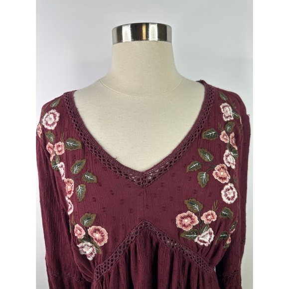 Arizona Jean Co. Floral Embroidered V-Neck Long Sleeve Top - Picture 4 of 11